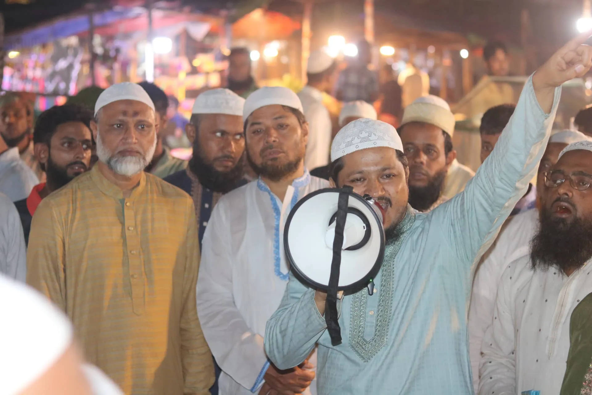 সিদ্ধিরগঞ্জ ও বন্দরের বিভিন্ন ওয়ার্ডে দাওয়াতি  গণসংযোগে বক্তব্য রাখছেন মহানগরী আমীর মুহাম্মদ আবদুল জব্বার